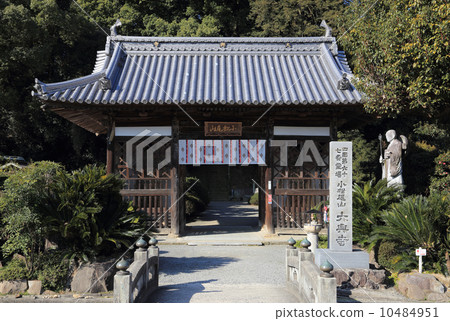 Shikoku Shrine Place No. 67 Buddhist temple "Daego-ji" Niimon gate Shikoku Shrine Place No. 67 Buddhist temple "Daego-ji" Niimon gate 10484951