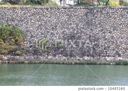 Osaka Castle  10485160