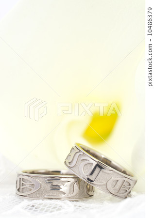 結婚戒指和顏色 10486379