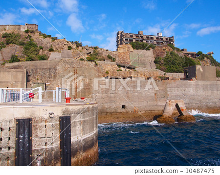 Near warship island Dolphin Pier Near warship island Dolphin Pier 10487475