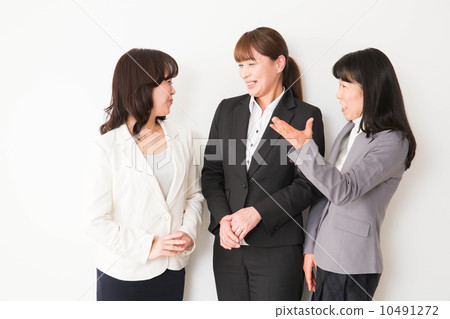 3 business people 3 business people 10491272