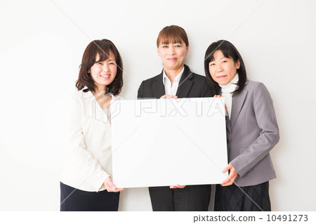 3 business people 10491273