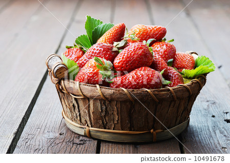 tasty strawberry tasty strawberry 10491678