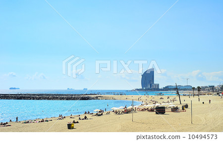 Barcelona beach 10494573