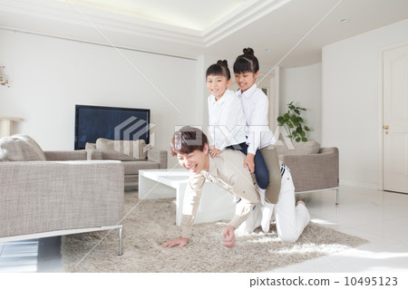 Parents care 10495123