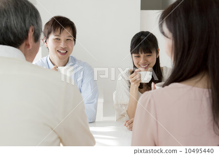 家庭團體用餐 10495440