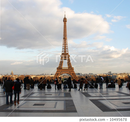 The terrace of the Palais de Chaillot, with its geometrically patterned floor, and the Eiffel Tower at sunset. The terrace of the Palais de Chaillot, with its geometrically patterned floor, and the Eiffel Tower at sunset. 10495678