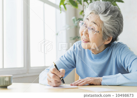 Grandmother and daughter · Home nursing care 10498673