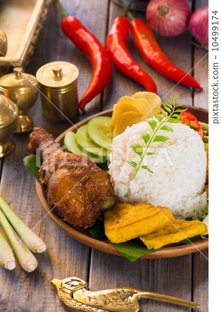 nasi ayam penyet, indonesian fried chicken rice nasi ayam penyet, indonesian fried chicken rice 10499174