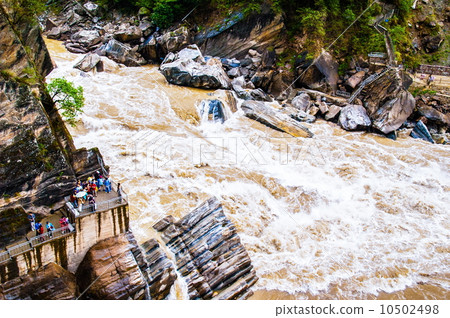 Yunnan scene-Hutiao gorge(Hutiaoxia) water fall of Jinsha River Yunnan scene-Hutiao gorge(Hutiaoxia) water fall of Jinsha River 10502498