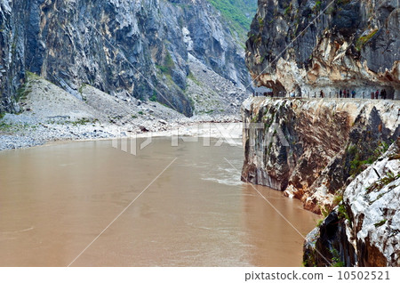Yunnan scene-Hutiao gorge(Hutiaoxia) entry of Jinsha river Yunnan scene-Hutiao gorge(Hutiaoxia) entry of Jinsha river 10502521