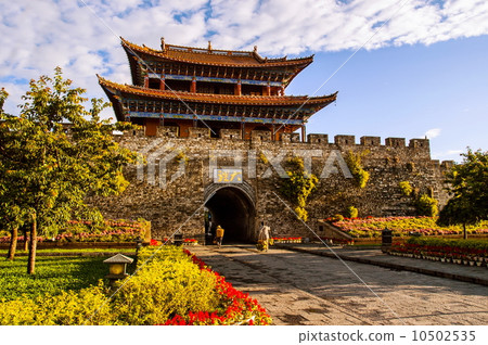 Yunnan scene-Ancient city of Dali 10502535