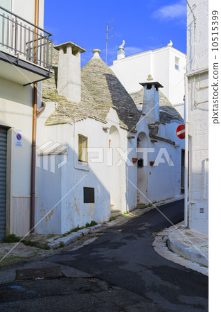 Trullo in Alberobello, Apulia, Italy 10515399