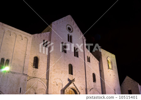 Main Entrance to the St. Nicholas Basilica. Bari. Apulia. 10515401
