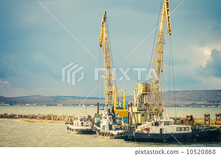 Sea port Crane and ships cargo industrial construction building Sea port Crane and ships cargo industrial construction building 10520868