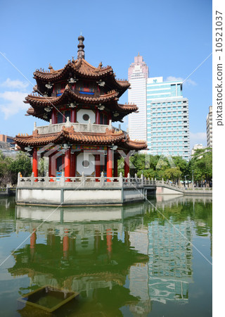 Taipei, twenty-eighth peace park 10521037