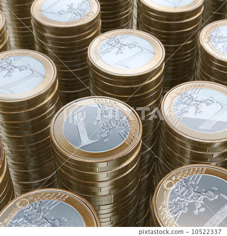 Stack Of 1 Euro Coins (Close-Up Picture) Stack Of 1 Euro Coins (Close-Up Picture) 10522337