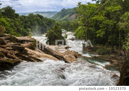 Agua Azur Waterfall 10523370