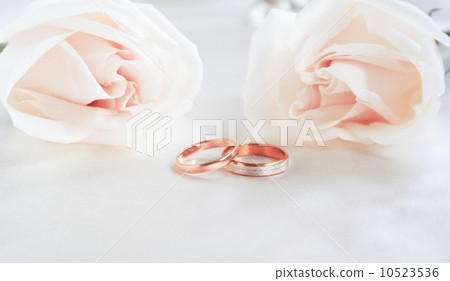 Wedding rings and roses Wedding rings and roses 10523536