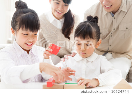 建立家庭 建立家庭 10524744