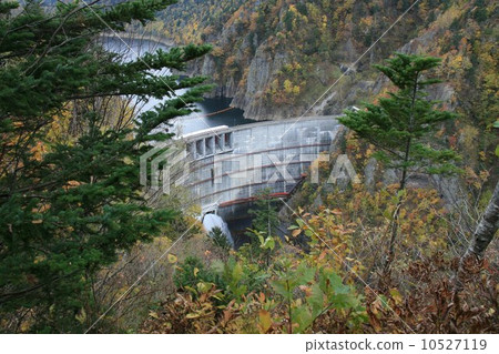 At the season of autumnal leaves Toyohira God dam 10527119