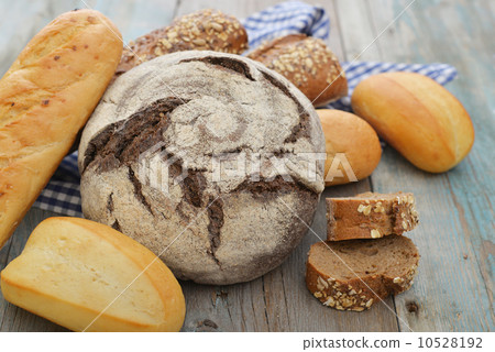 Composition with bread and rolls 10528192