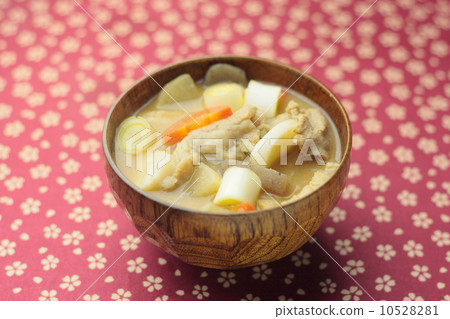 豬肉和蔬菜味噌湯 豬肉和蔬菜味噌湯 10528281