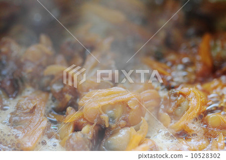 Make clams of clams 10528302