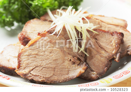 Up of the dish of the dish Up of the dish of the dish 10528323