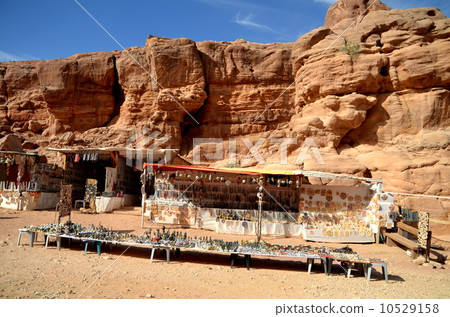 Souvenir shop in the Petra ruins 10529158