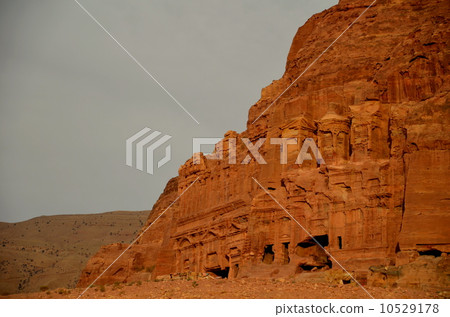 Tomb of the royal house of Petra ruins 10529178