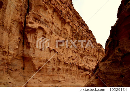 Petra ruins 10529184