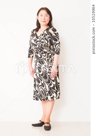 Middle-aged female 10529964