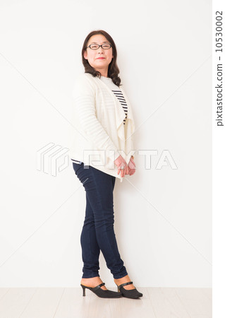 Middle-aged female 10530002