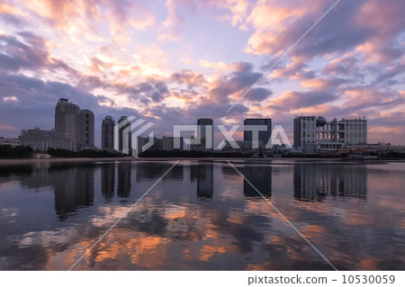 Odaiba Beach Park Morning glow 10530059