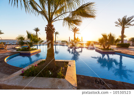 Swimming pool Swimming pool 10530523