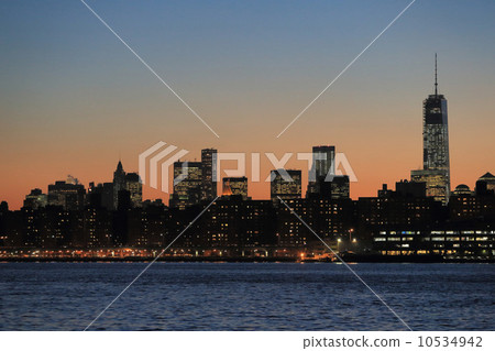 Manhattan skyline sunset view from Long Island City Manhattan skyline sunset view from Long Island City 10534942