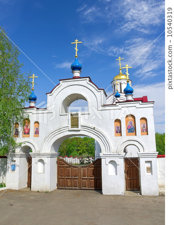 entrance gate to the Church Panteleimon. Russia, Orel region. entrance gate to the Church Panteleimon. Russia, Orel region. 10540319