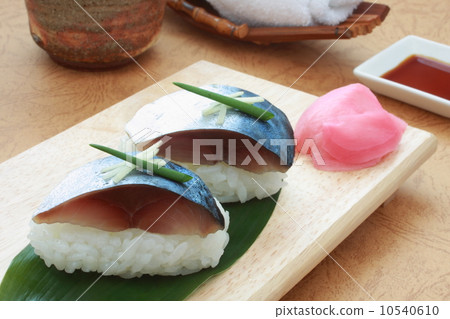 Mackerel sushi sushi handful sushi Japanese dish 10540610