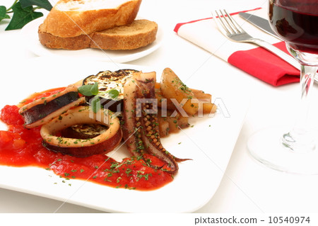Course Food Western Cuisine Wine Grill White Background 10540974