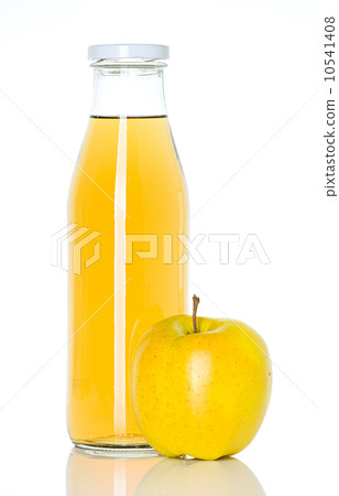 bottle of apple juice with apple 10541408