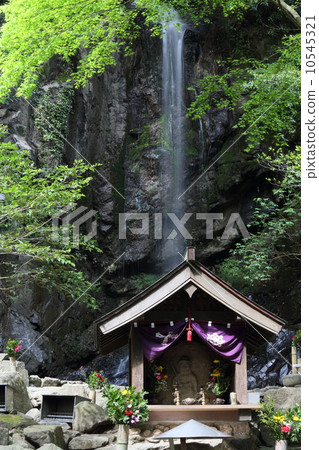 Momoo waterfall Momoo waterfall 10545321