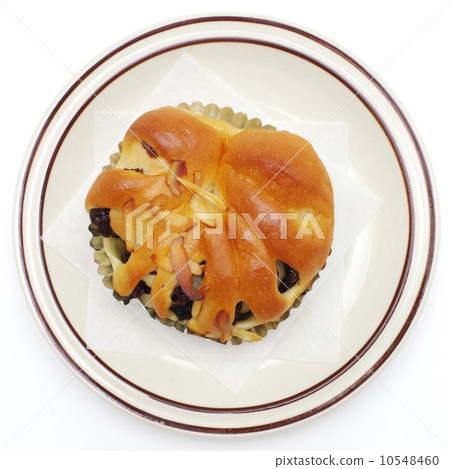 Nice homemade raisin bread 10548460