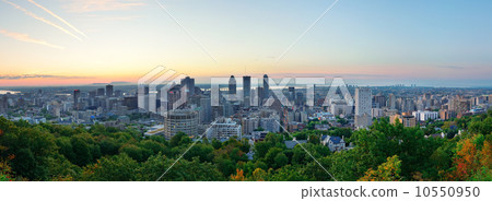 Montreal sunrise panorama 10550950