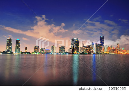 Miami night scene 10550965