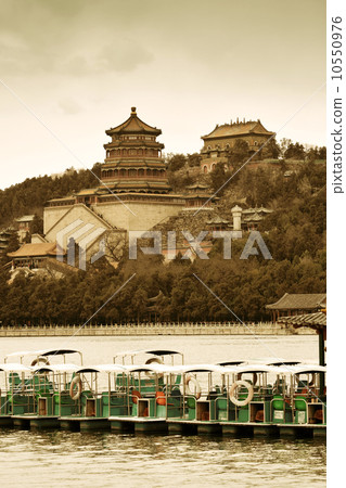 Summer Palace 10550976