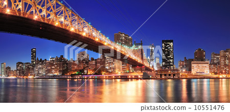 Queensboro Bridge and Manhattan 10551476