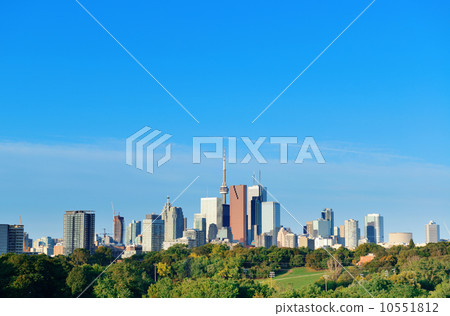 Toronto skyline 10551812