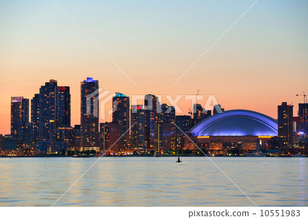 Toronto sunset Toronto sunset 10551983