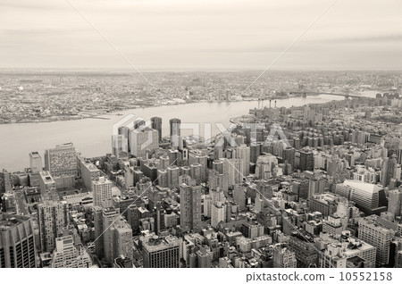 Brooklyn skyline Arial view from New York City Manhattan black a 10552158